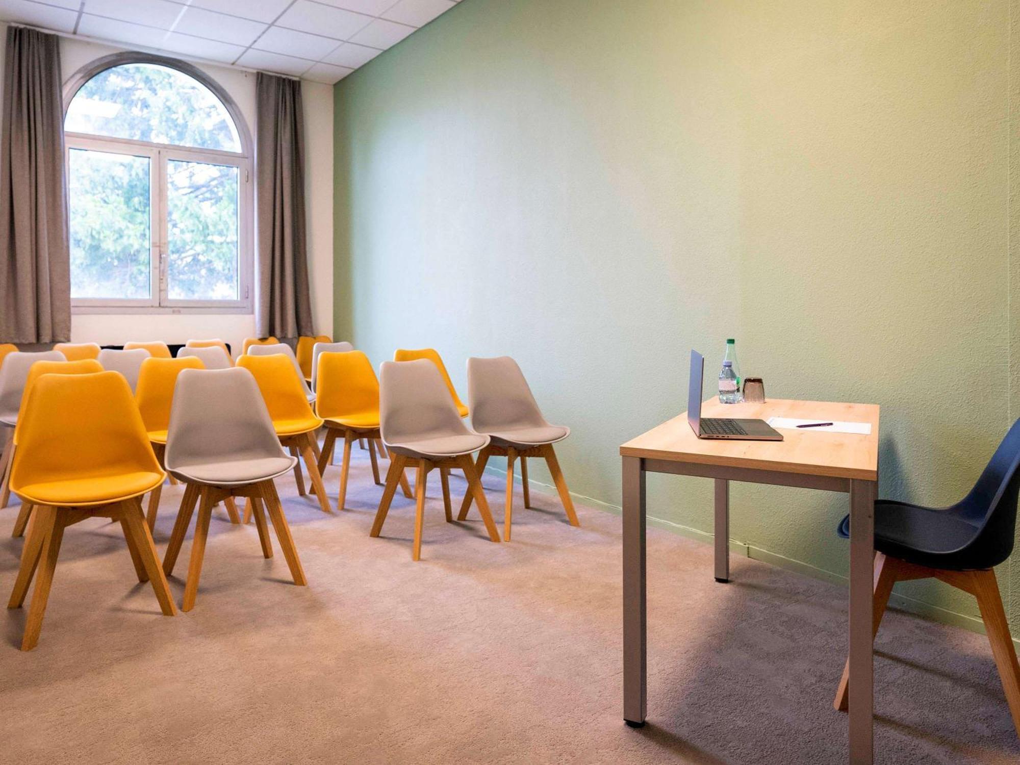 Ibis Styles Aix Les Bains Domaine De Marlioz Hotel Екс ле Бен Екстериор снимка